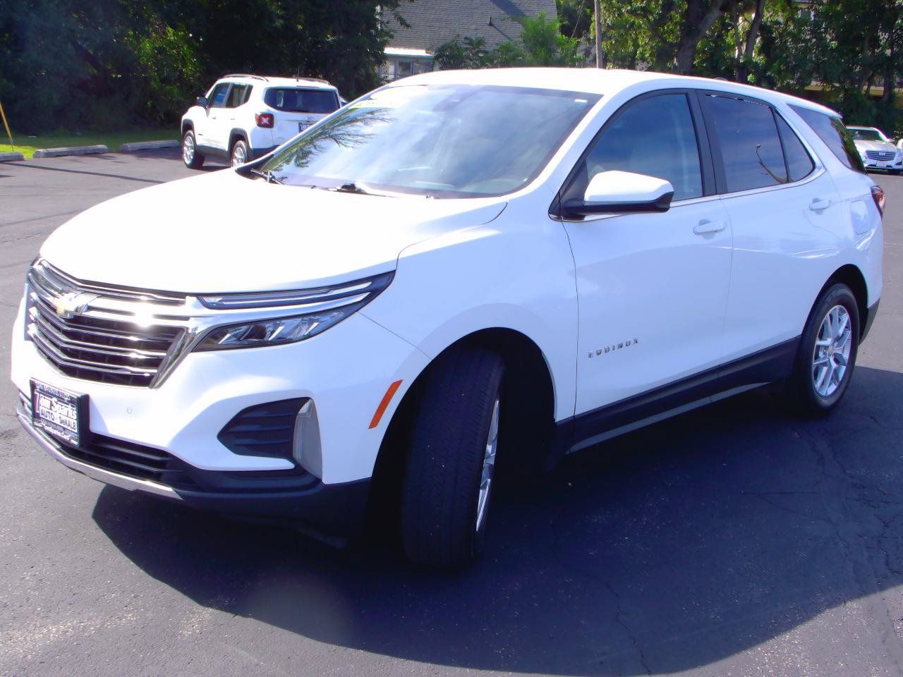 Used 2023 Chevrolet Equinox LT w/ Driver Convenience Package AWD/4WD image 3