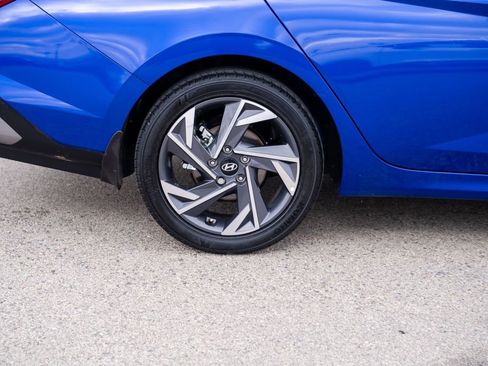 Certified 2024 Hyundai Elantra SEL w/ Convenience Package image 9