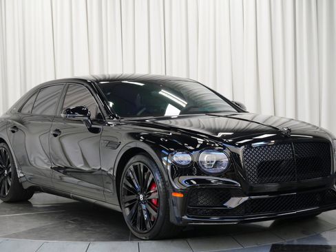 Used 2024 Bentley Flying Spur W12 image 3