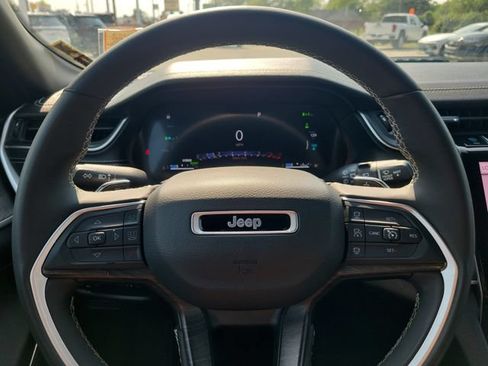 Used 2024 Jeep Grand Cherokee Limited 4xe AWD/4WD image 24
