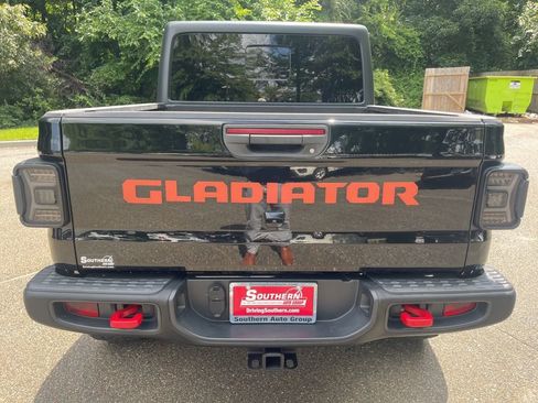 Used 2020 Jeep Gladiator Rubicon image 5