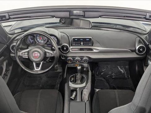 Used 2017 FIAT 124 Spider Classica image 16