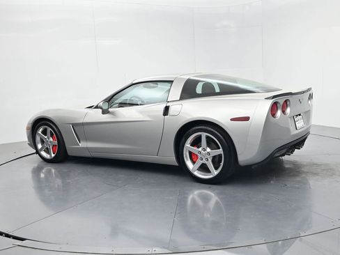 Used 2005 Chevrolet Corvette Coupe w/ Preferred Equipment Group RWD image 5
