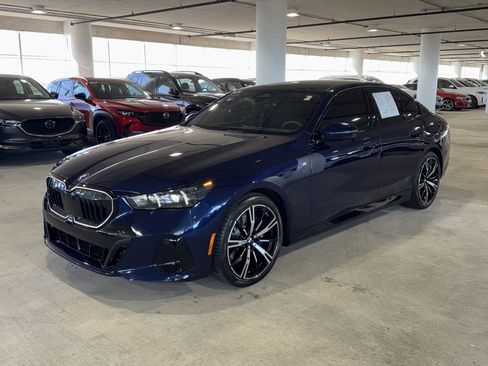 Certified 2024 BMW 530i 530i w/ Executive Package image 4