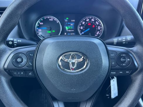 Used 2022 Toyota RAV4 LE AWD/4WD image 24