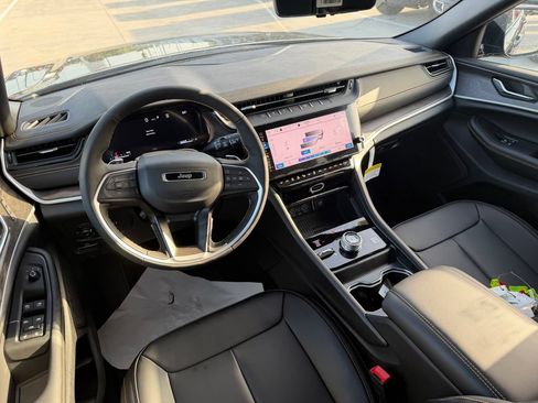 New 2026 Jeep Grand Cherokee Limited AWD/4WD image 10