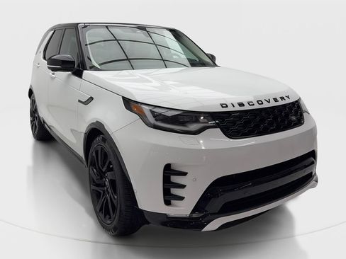 Used 2025 Land Rover Discovery Dynamic SE AWD/4WD image 2