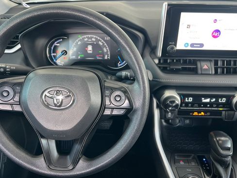 Used 2025 Toyota RAV4 XLE AWD/4WD image 11