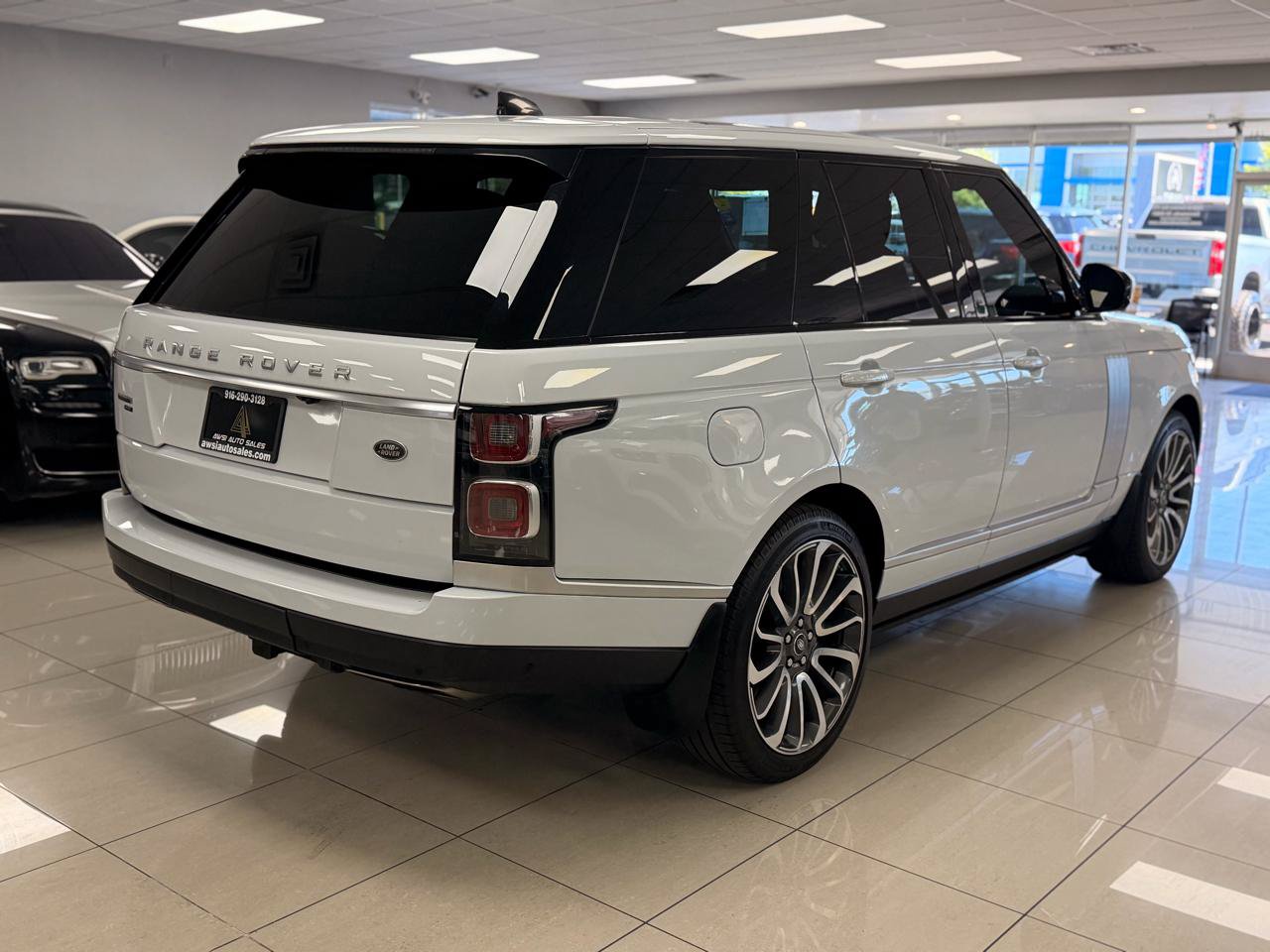Used 2020 Land Rover Range Rover Autobiography AWD/4WD image 3