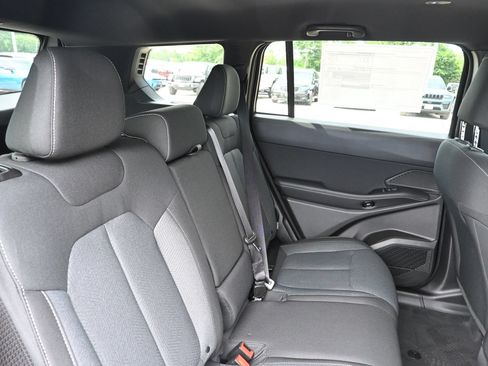 New 2026 Jeep Cherokee Laredo AWD/4WD image 31