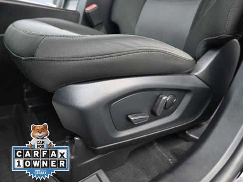 Used 2022 Ford Explorer XLT image 15