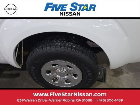 Used 2010 Nissan Frontier SE w/ Power Pkg RWD image 9