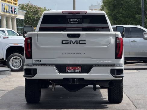 Used 2024 GMC Sierra 2500 Denali Ultimate AWD/4WD image 4