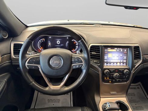 Used 2014 Jeep Grand Cherokee Overland w/ Advanced Technology Group AWD/4WD image 28