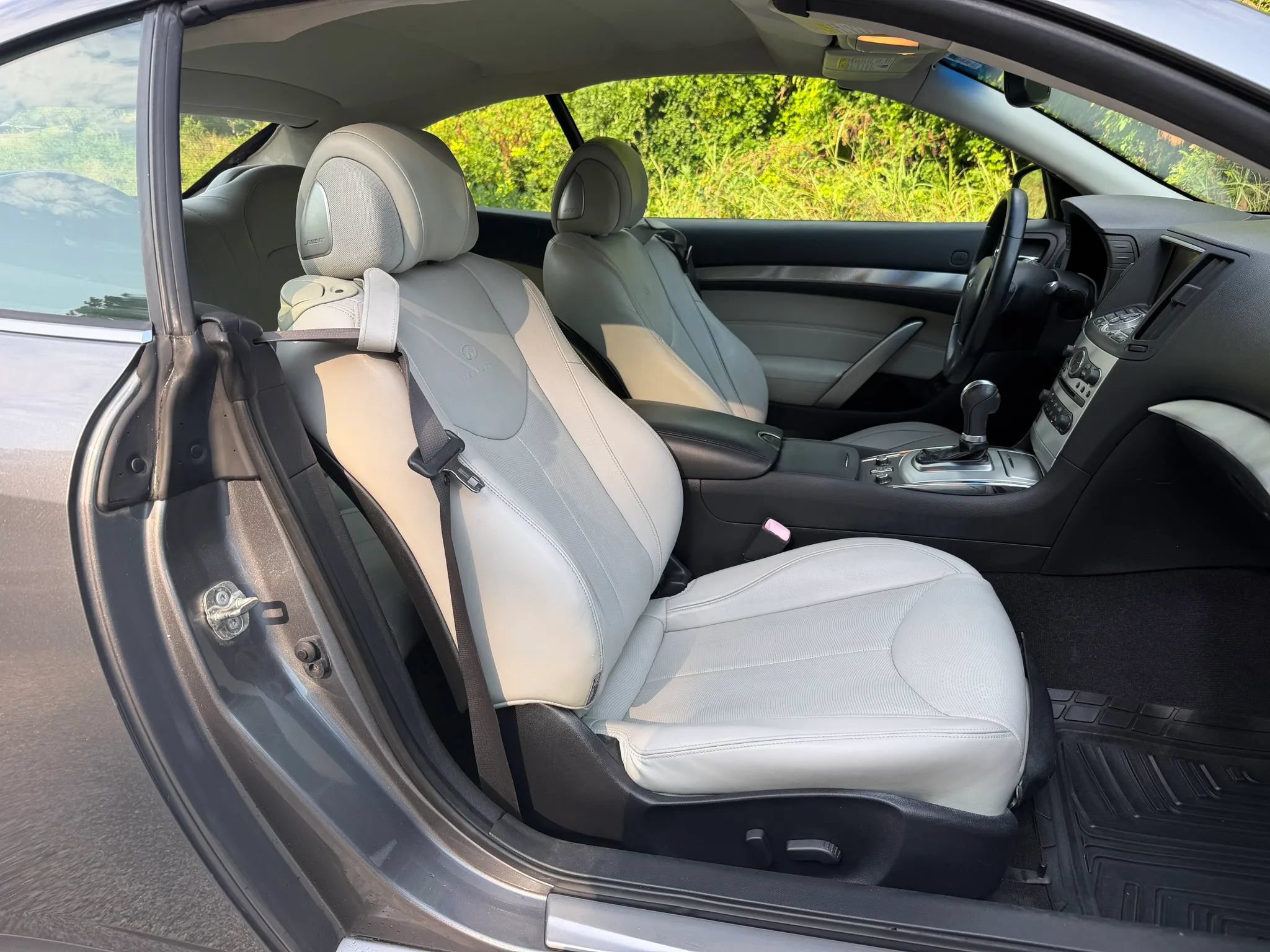 Used 2012 INFINITI G37 Convertible w/ Premium Pkg RWD image 18