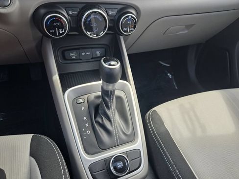 Certified 2024 Hyundai Venue SEL FWD image 18