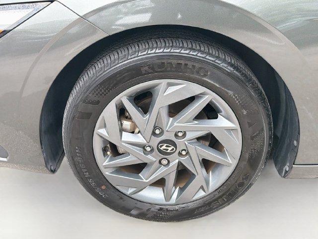 Certified 2024 Hyundai Elantra SEL FWD image 31