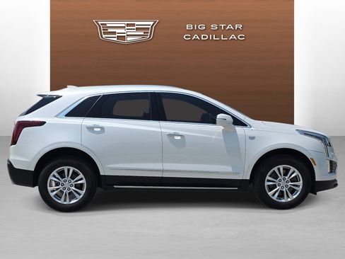 Certified 2025 Cadillac XT5 Luxury w/ LPO, Floor Liner Package FWD image 6
