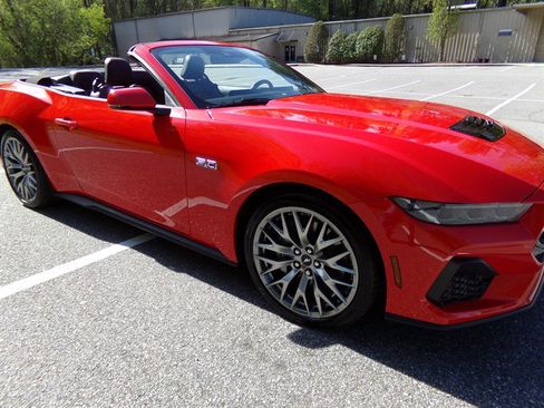 Used 2025 Ford Mustang GT Premium image 2