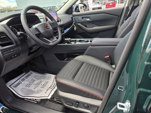 New 2026 Nissan Rogue SV image 4