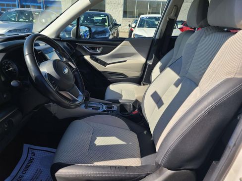 Used 2019 Subaru Forester Premium w/ All-Weather Package image 6