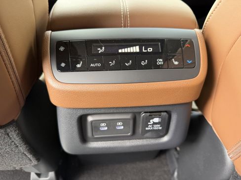 New 2026 Nissan Pathfinder Platinum FWD image 26