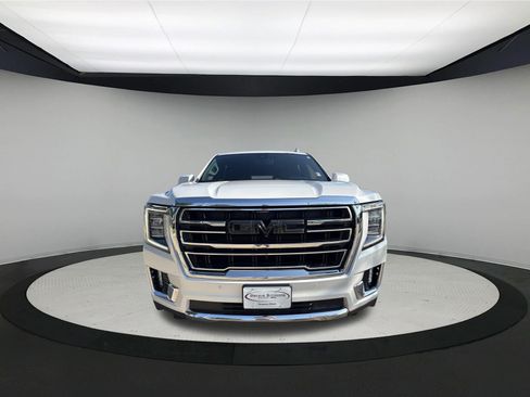 Used 2021 GMC Yukon SLT w/ SLT Premium Package AWD/4WD image 2