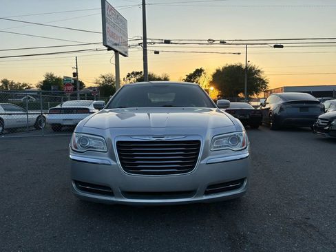 Used 2012 Chrysler 300 image 2