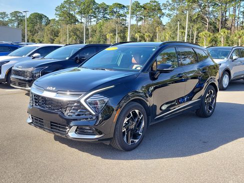 Certified 2025 Kia Sportage SX image 3