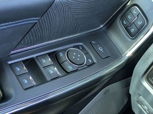 Used 2025 Ford F250 Platinum AWD/4WD image 25