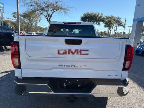 Certified 2022 GMC Sierra 1500 SLE image 6