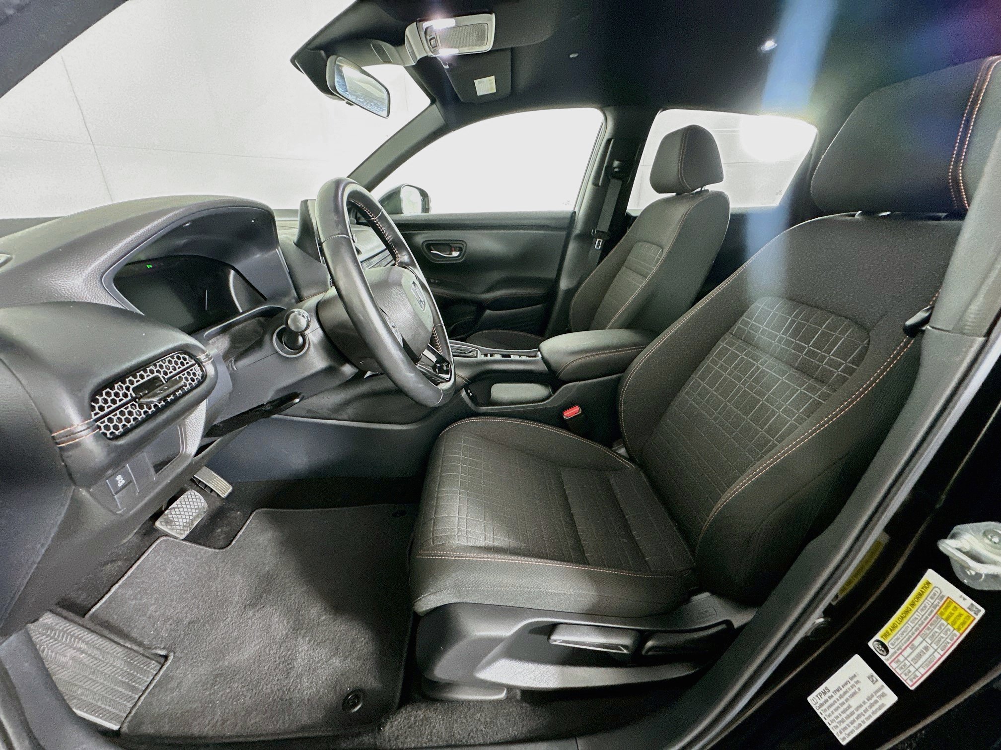 Used 2025 Honda HR-V Sport image 13