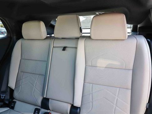 Used 2025 BMW X2 xDrive28i w/ M Sport Package image 17