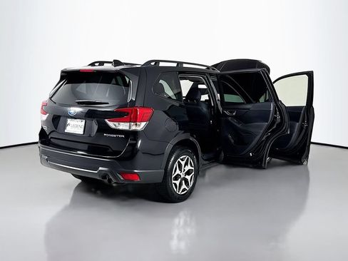 Used 2022 Subaru Forester Premium AWD/4WD image 22