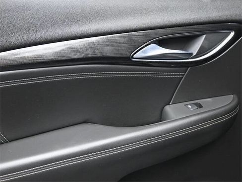 Used 2021 Buick Envision Essence w/ Technology Package I image 16