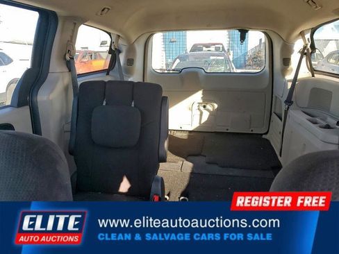 Used 2012 Dodge Grand Caravan SXT image 20