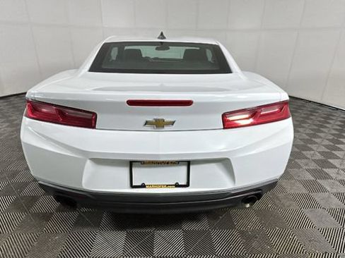 Used 2016 Chevrolet Camaro LT RWD image 3