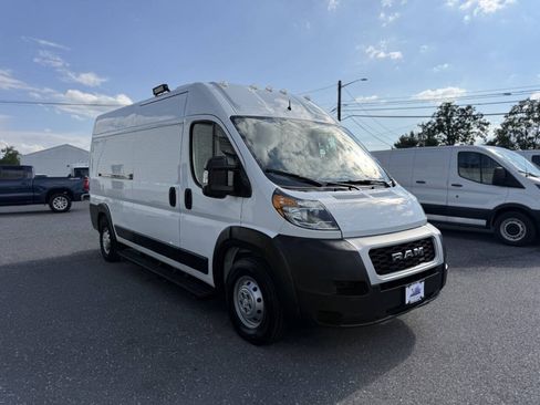 Used 2021 RAM ProMaster 2500 w/ Interior LED Lighting Group FWD image 4