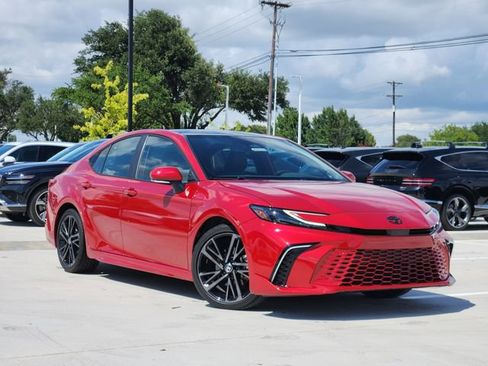 Used 2025 Toyota Camry XSE w/ Premium Package FWD image 2