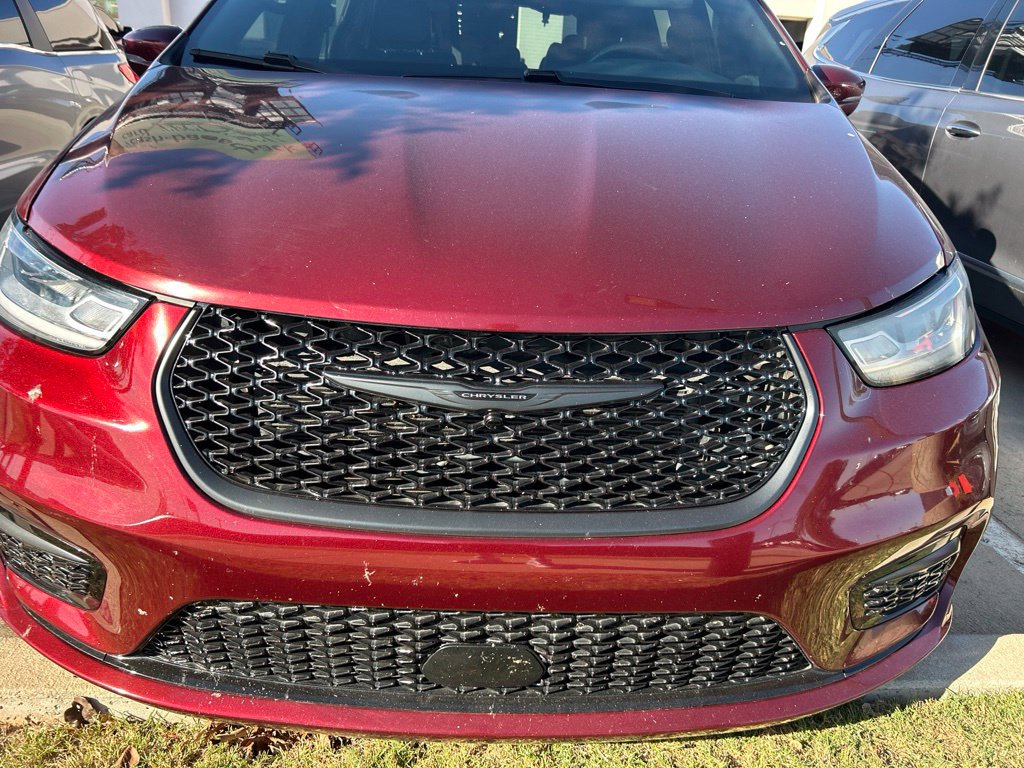 Used 2021 Chrysler Pacifica Touring-L w/ S Appearance Package FWD image 2