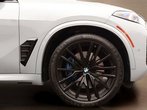 Used 2024 BMW X5 M60i AWD/4WD image 13