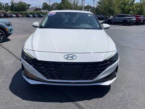 Used 2023 Hyundai Elantra Limited w/ Preferred Accessory Package FWD image 10