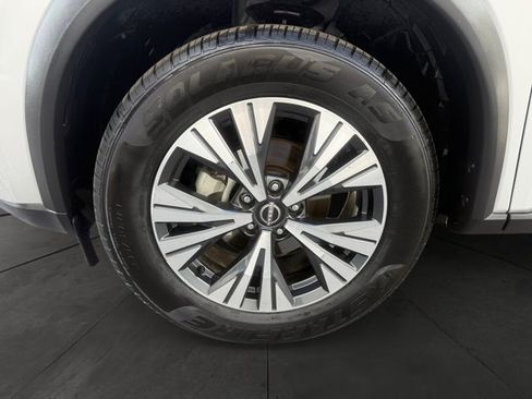 Used 2023 Nissan Rogue SV AWD/4WD image 9