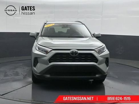 Used 2021 Toyota RAV4 XLE AWD/4WD image 5