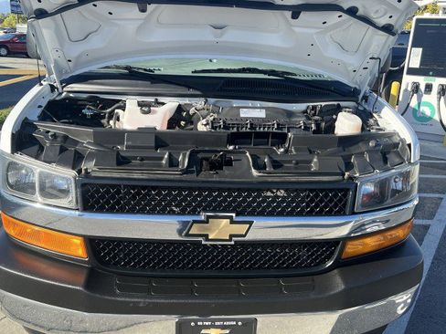 Used 2024 Chevrolet Express 2500 Minivan/Van w/ Driver Convenience Package image 26