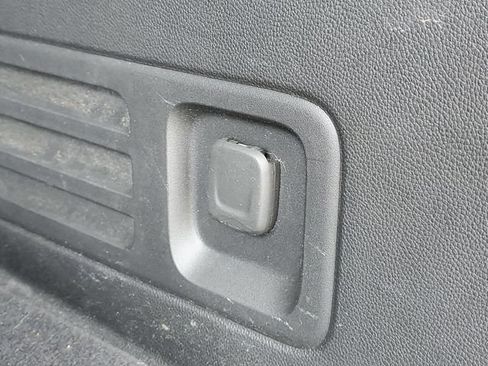 Used 2023 Chevrolet Traverse LT AWD/4WD image 9