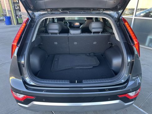 Used 2023 Kia Niro EX Touring image 35
