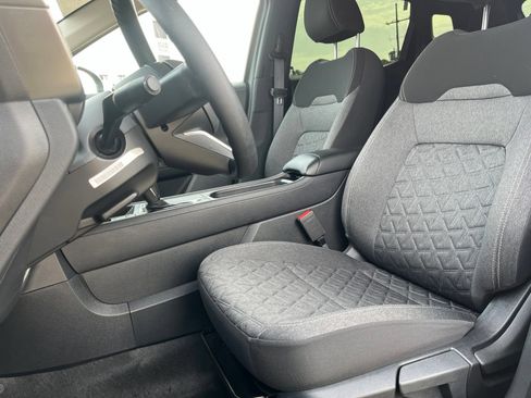 Used 2025 Nissan Kicks SV FWD image 8