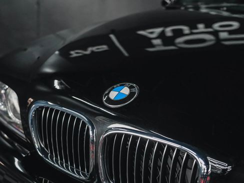 Used 2003 BMW M5 image 4