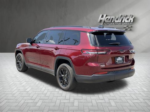 Used 2024 Jeep Grand Cherokee L Laredo AWD/4WD image 8